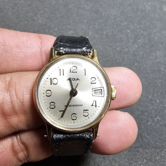 ACQUA LADIES WRISTWATCH Mechanical MANUAL WIND UP Gold Tone Date Just Working - Picture 1 of 9